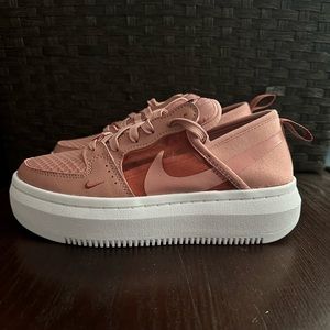 Brand New Nike Court Vision Alta Thick Sole Dusty Pink Sneaker Size 6 Women’s